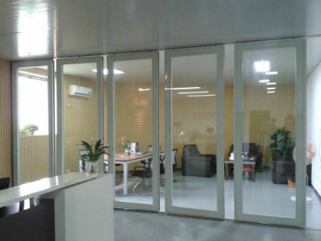 Glass Partition Image 3
